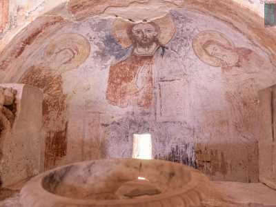 Nel catino absidale infine � rappresentata una Deesis con il Cristo centrale...